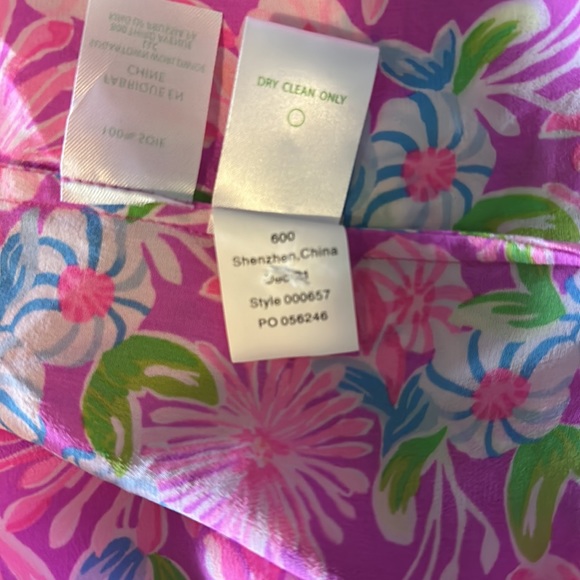 Lilly Pulitzer Elsa silk top “Amethyst Moms the Word” print EEUC - Picture 9 of 10